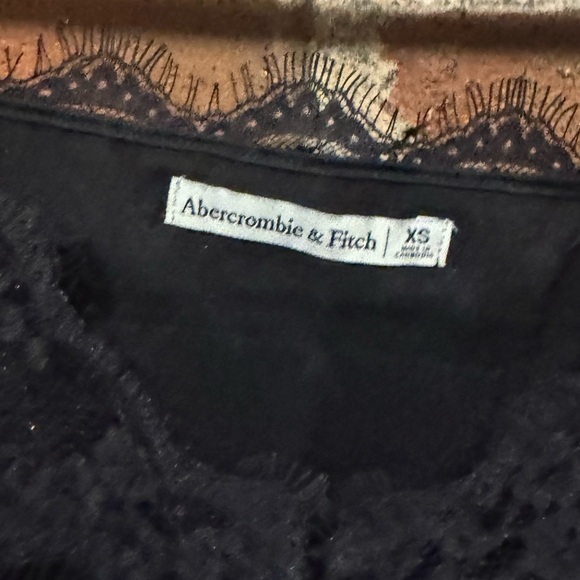 Abercrombie & Fitch Silk Lace Tank - Picture 3 of 4